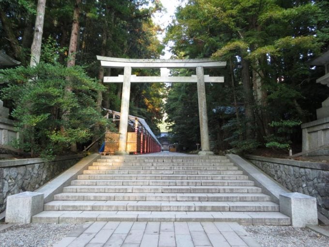 彌彦神社